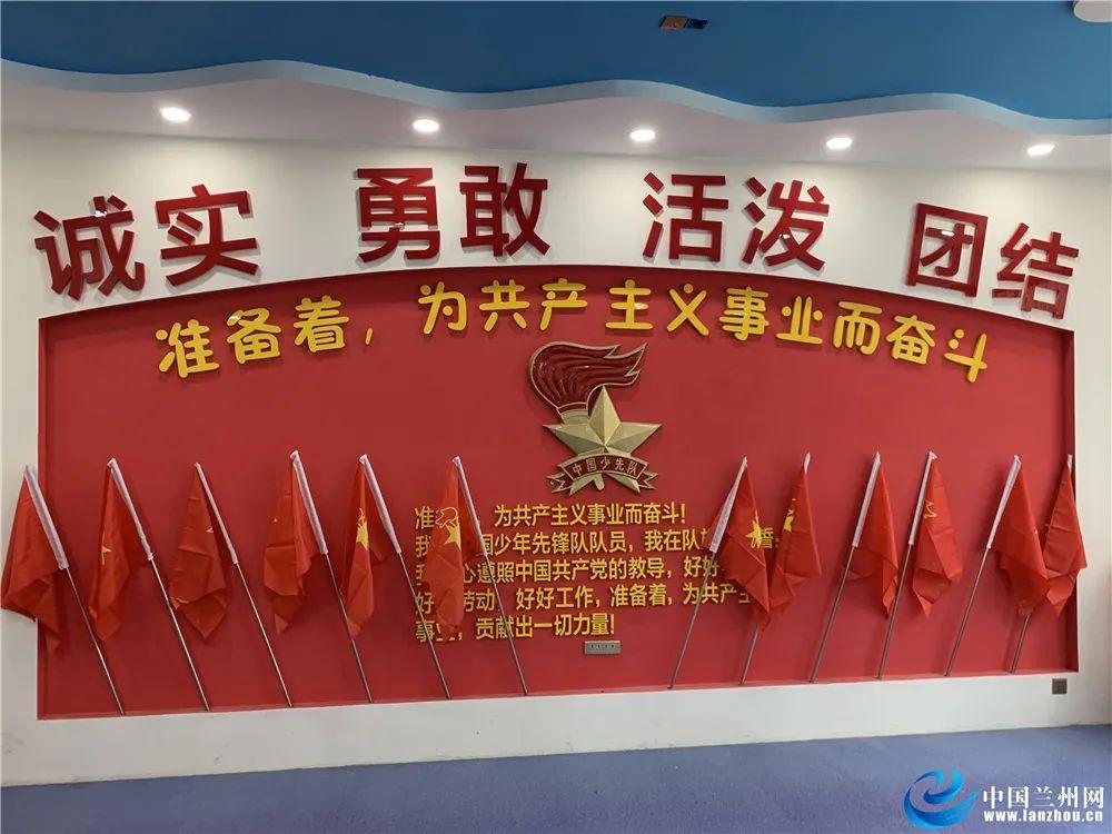 逃离啦啦队员的家